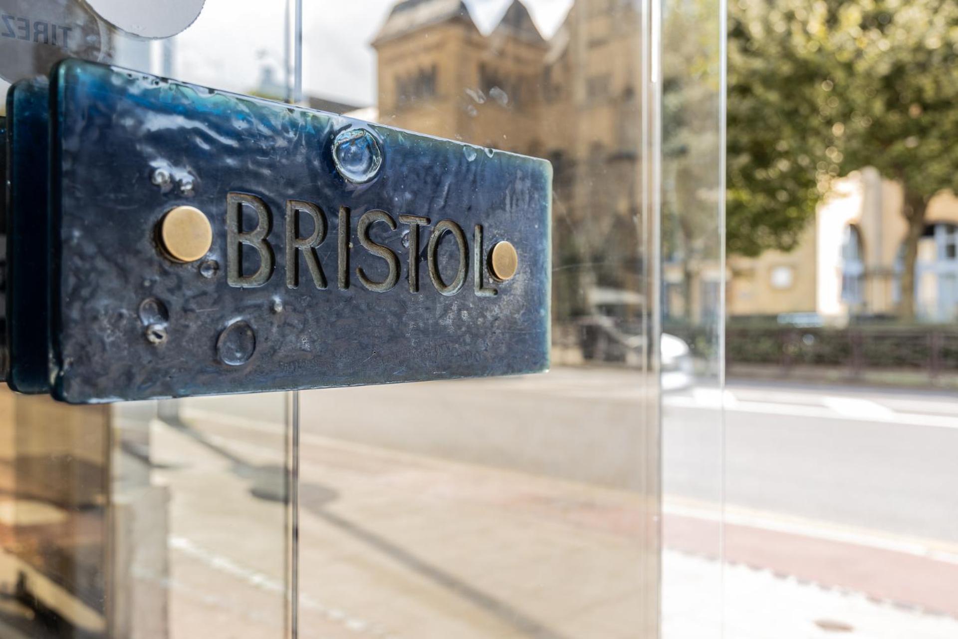 Hotel Bristol Metz Centre Gare Екстериор снимка