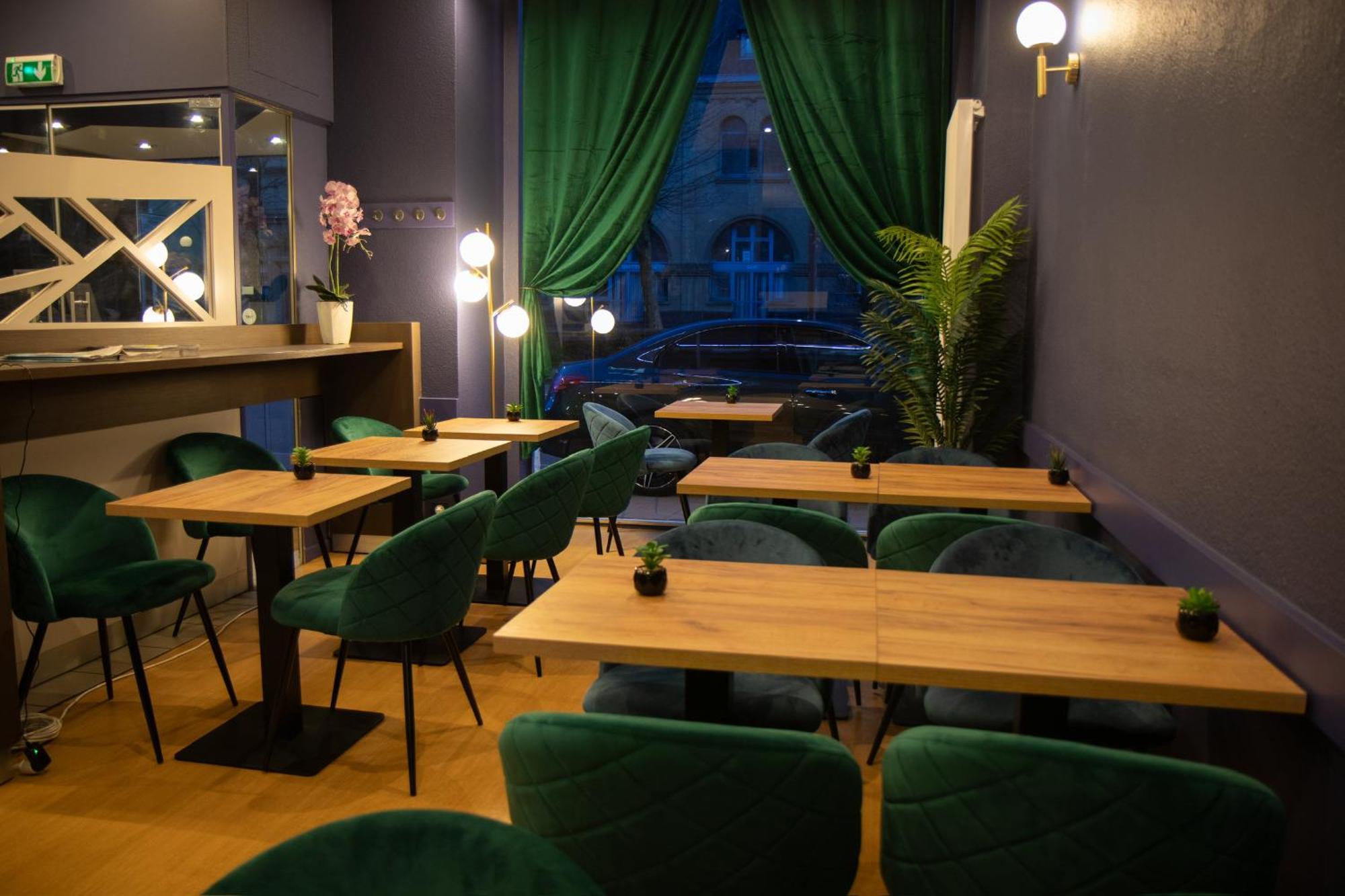 Hotel Bristol Metz Centre Gare Екстериор снимка